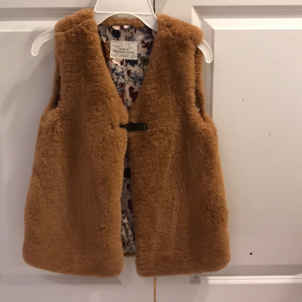 Girls Faux fur vest
